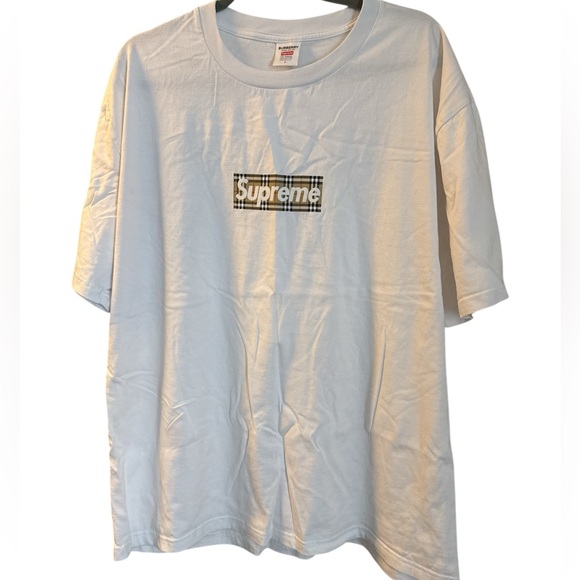 BURBERRY Supreme Shirt Unisex - Picture 6 of 6